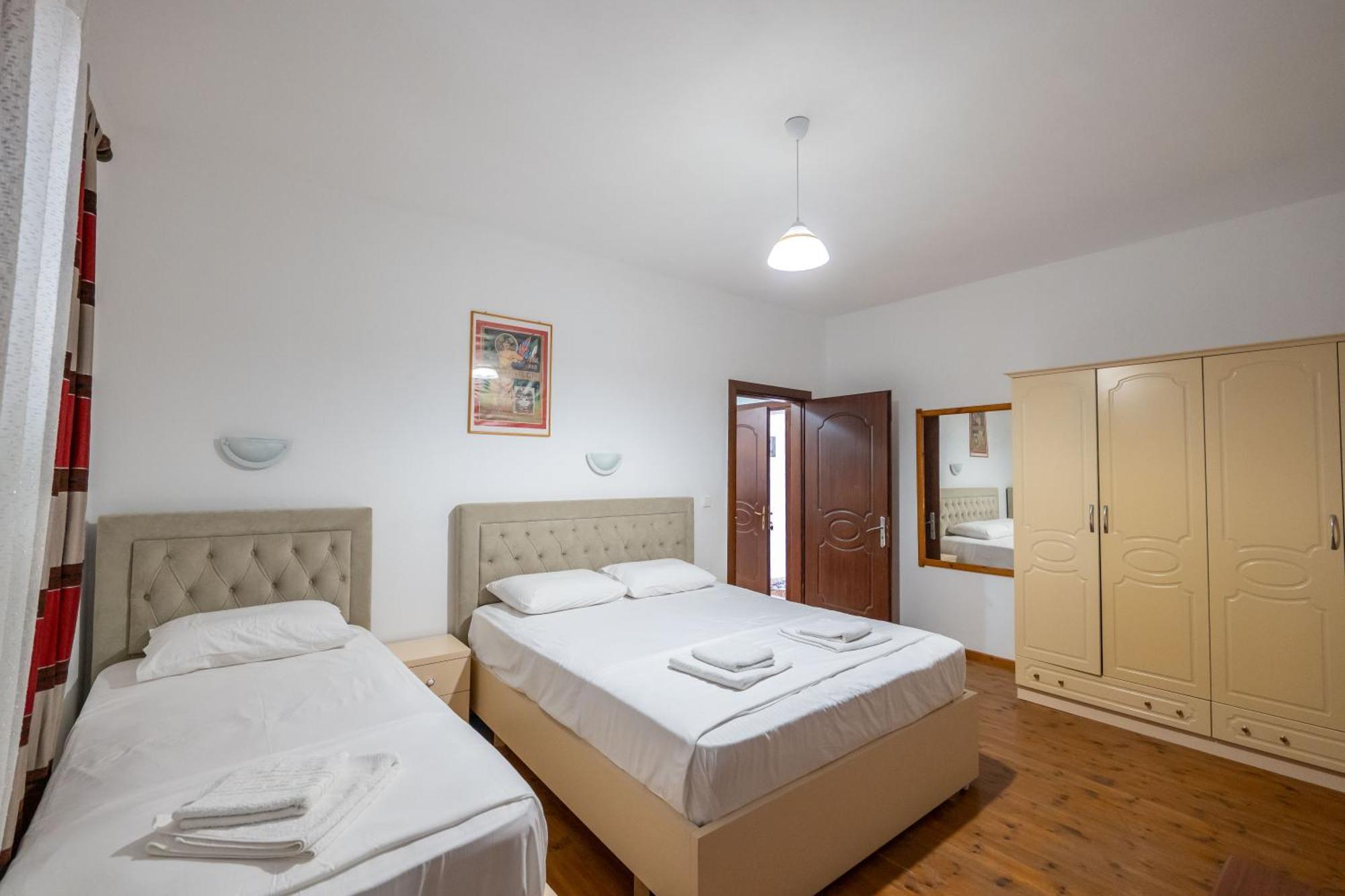 Cozy Downtown Ksamil